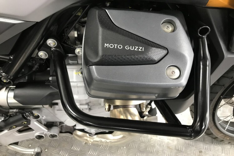 2025 MOTO GUZZI STELVIO, Yellow - photo 12
