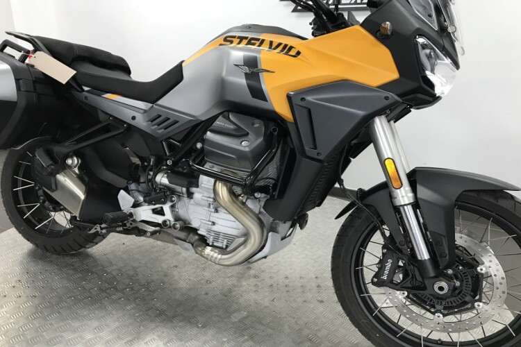 2025 MOTO GUZZI STELVIO, Yellow - photo 16