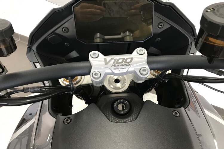 2023 MOTO GUZZI V100 MANDELLO, Grey - photo 15