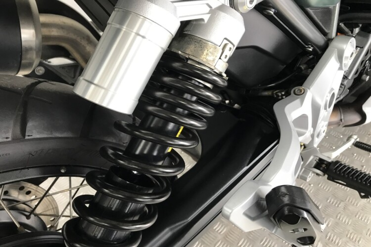 MOTO GUZZI V85