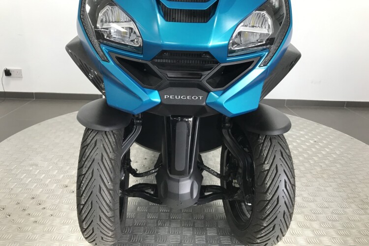PEUGEOT METROPOLIS