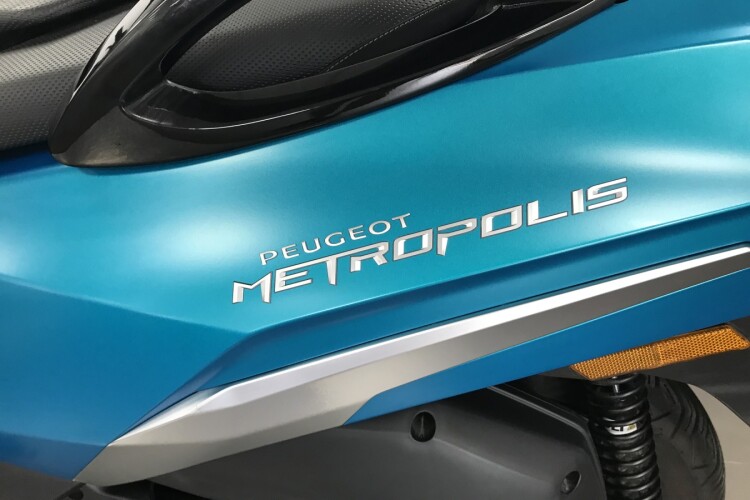 PEUGEOT METROPOLIS