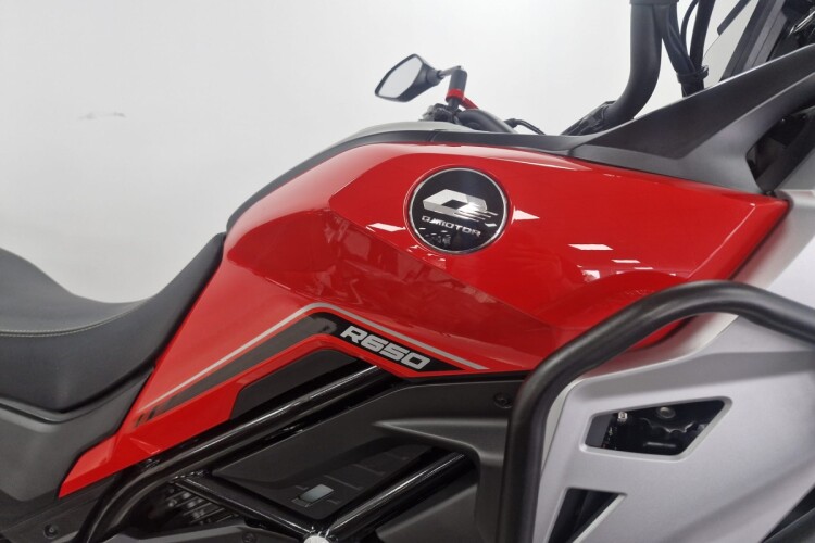 QJMOTOR SVT650 X