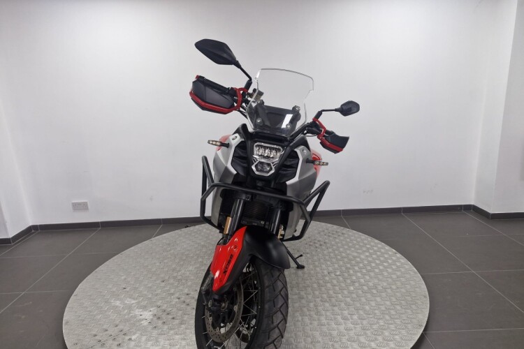 QJMOTOR SVT650 X