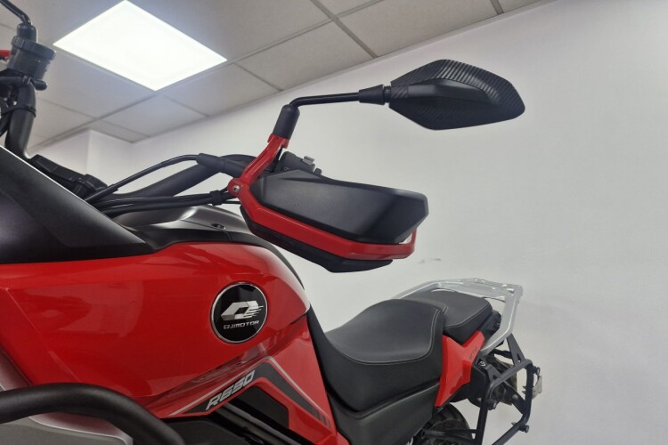 QJMOTOR SVT650 X