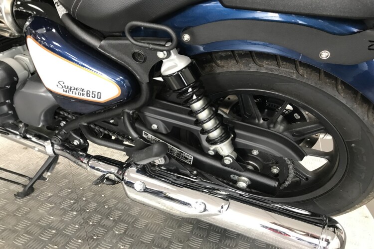 ROYAL ENFIELD SUPER METEOR 650