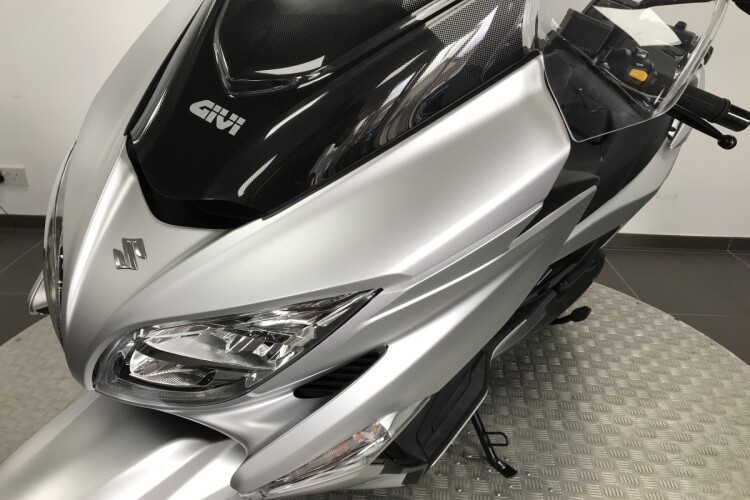 SUZUKI BURGMAN 400