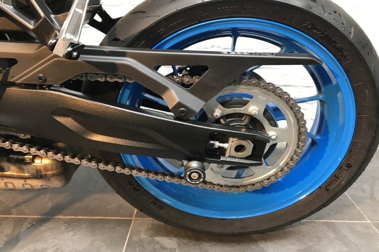 SUZUKI GSX-8S
