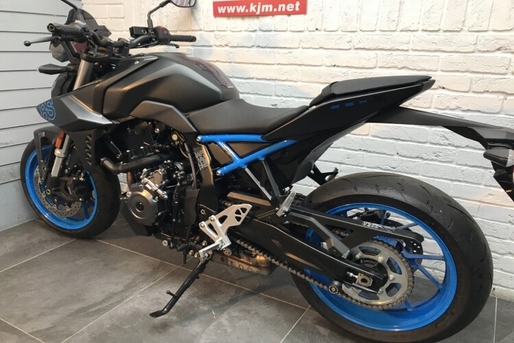 SUZUKI GSX-8S