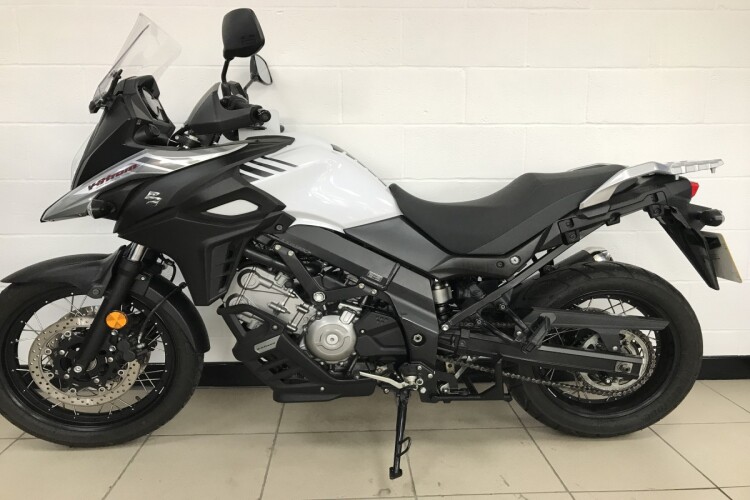 2017 SUZUKI V-STROM 650, White - photo 2