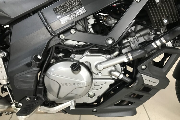 2017 SUZUKI V-STROM 650, White - photo 5