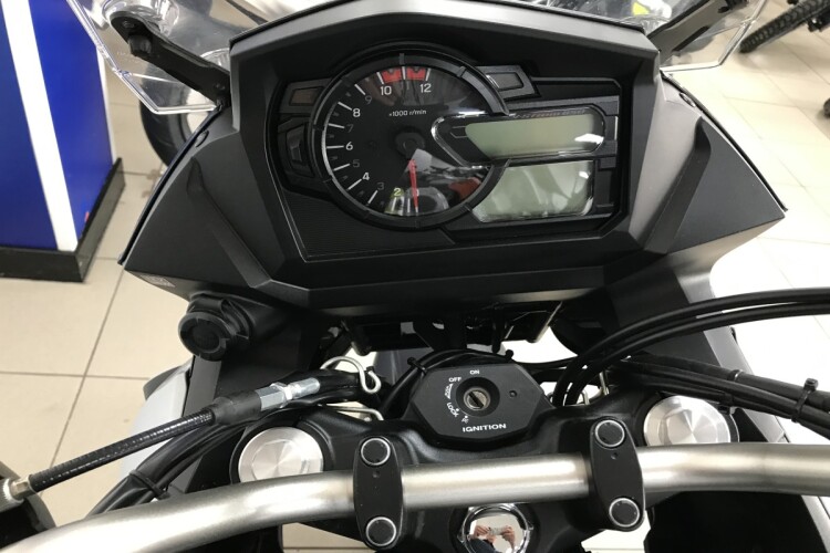2017 SUZUKI V-STROM 650, White - photo 8