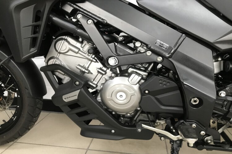2017 SUZUKI V-STROM 650, White - photo 12
