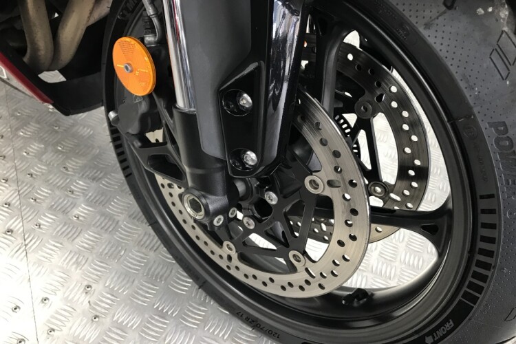 TRIUMPH DAYTONA 660