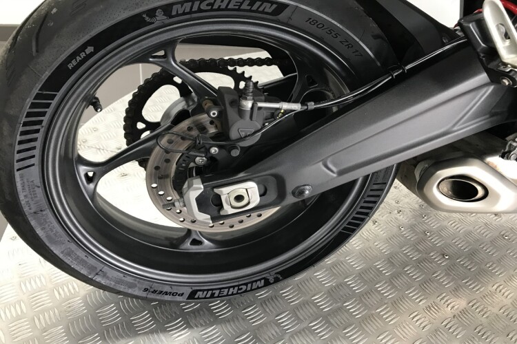 TRIUMPH DAYTONA 660