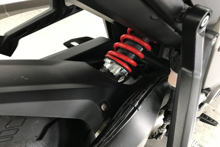 TRIUMPH DAYTONA 660