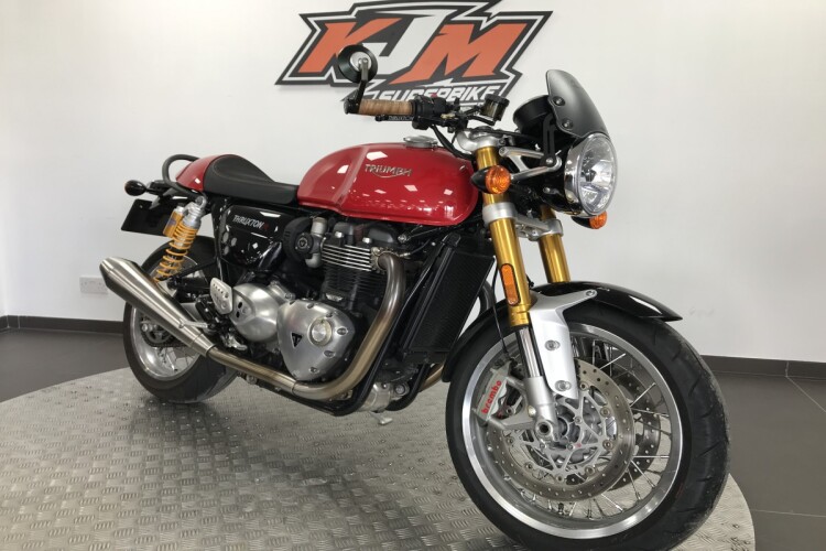 TRIUMPH THRUXTON 1200 R