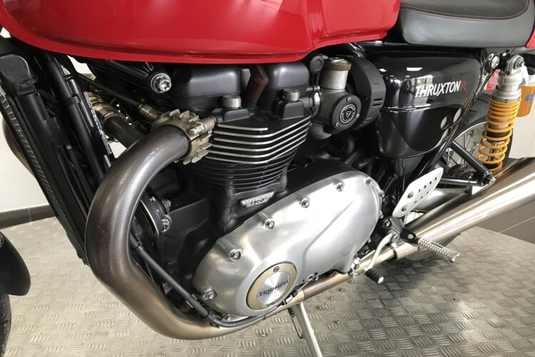 TRIUMPH THRUXTON 1200 R