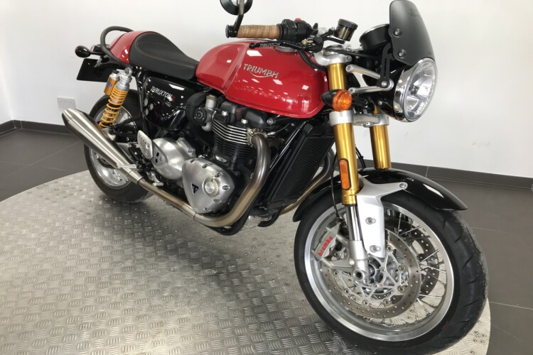 TRIUMPH THRUXTON 1200 R
