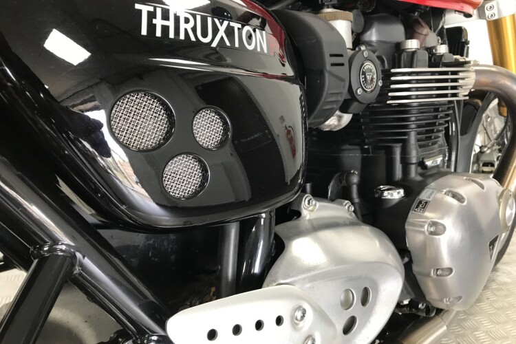 TRIUMPH THRUXTON 1200 R