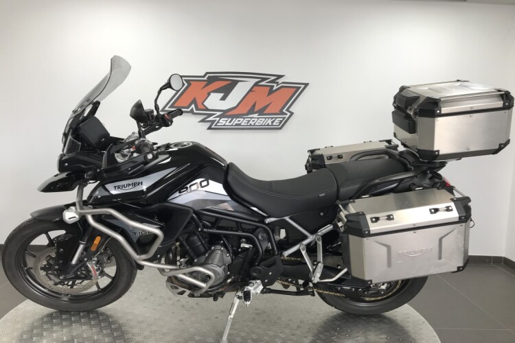 TRIUMPH TIGER 900