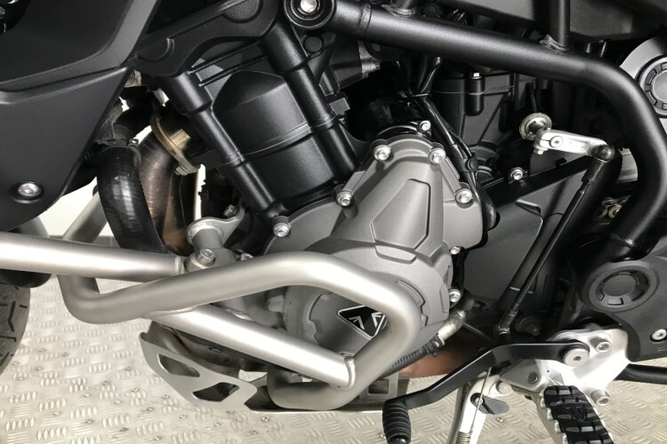 TRIUMPH TIGER 900
