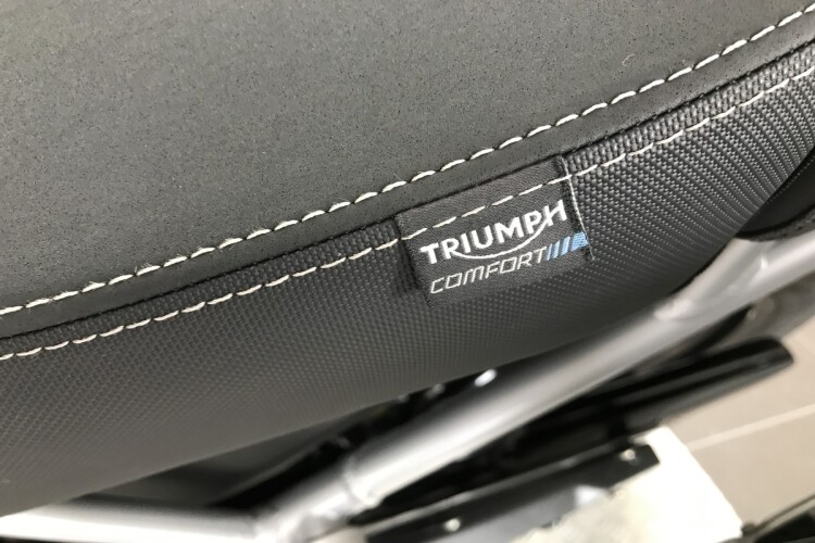 TRIUMPH TIGER 900