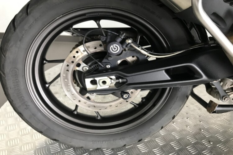 TRIUMPH TIGER 900