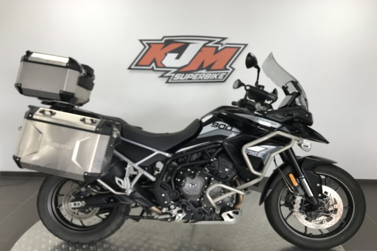 TRIUMPH TIGER 900