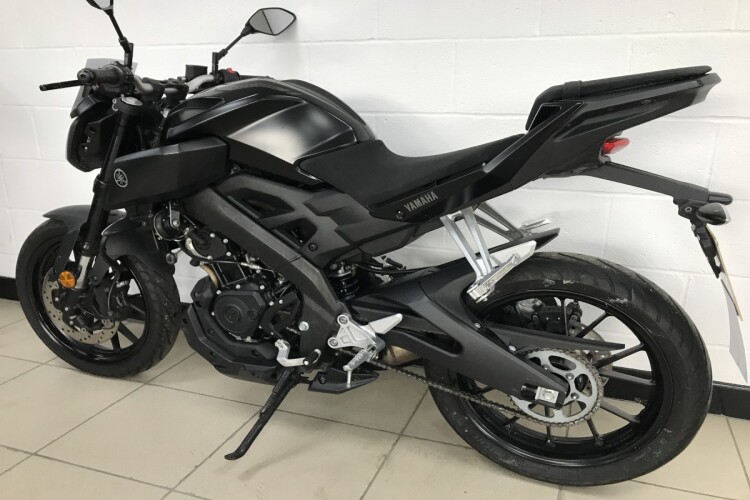 YAMAHA MT-125