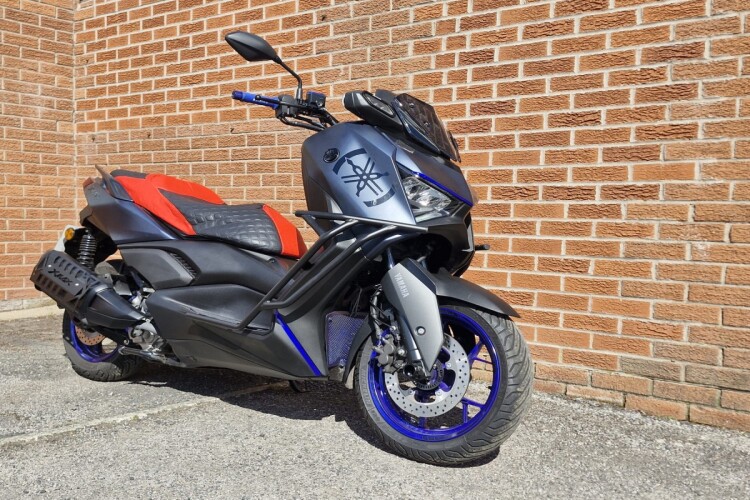 YAMAHA X-MAX