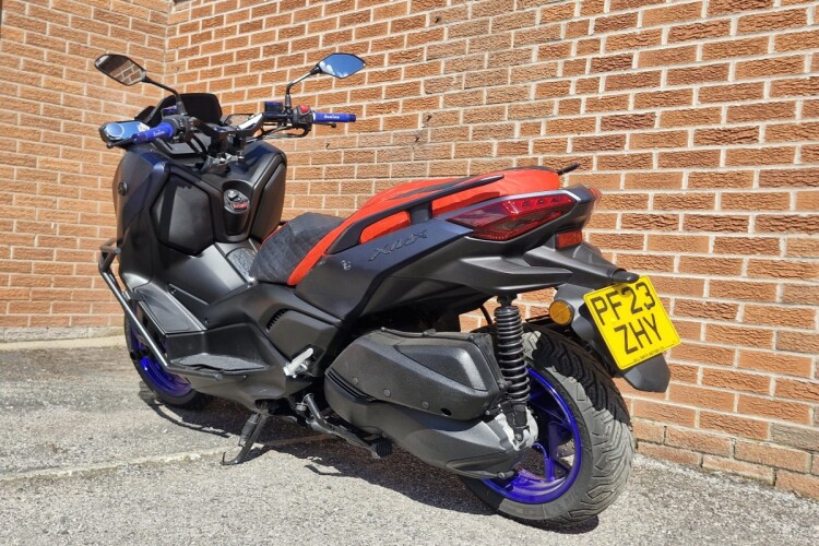 YAMAHA X-MAX
