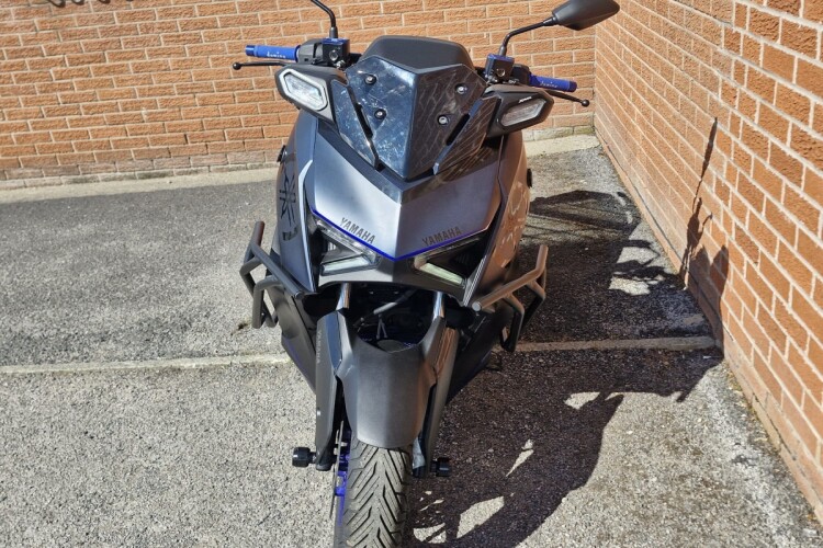 YAMAHA X-MAX