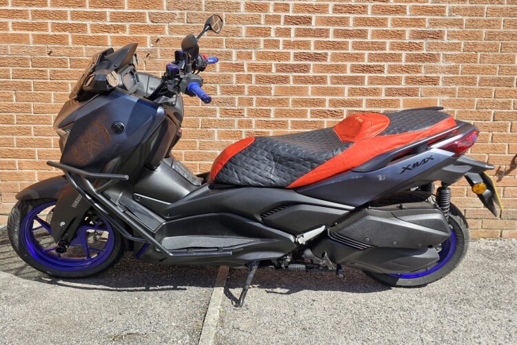 YAMAHA X-MAX