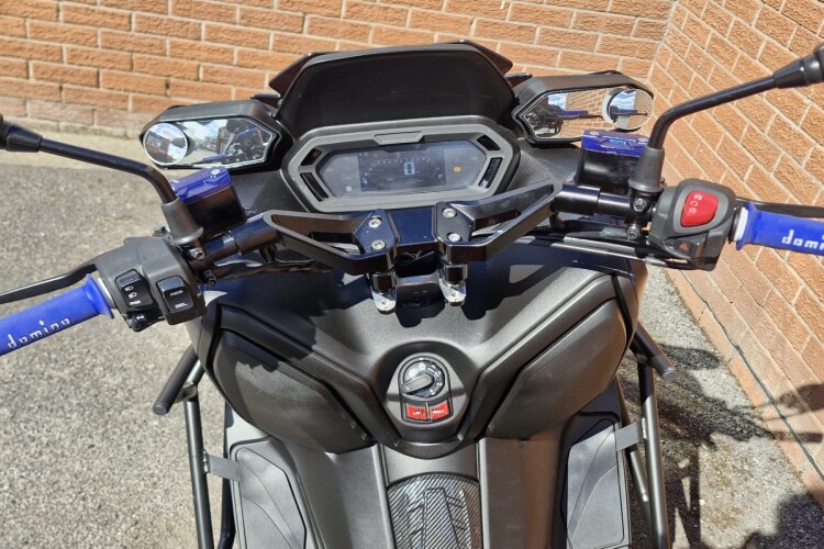 YAMAHA X-MAX