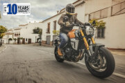 SUZUKI GSX-8S