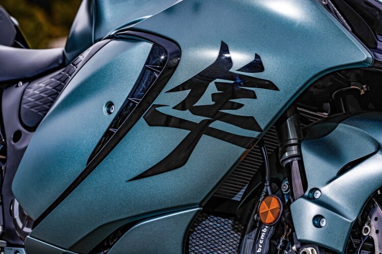 SUZUKI GSX1300R HAYABUSA