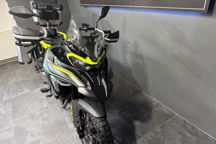 BENELLI TRK 702X