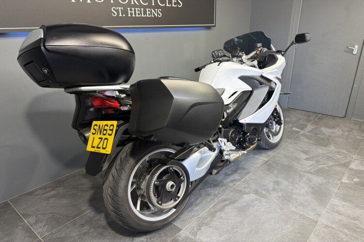 BMW F 800 GT