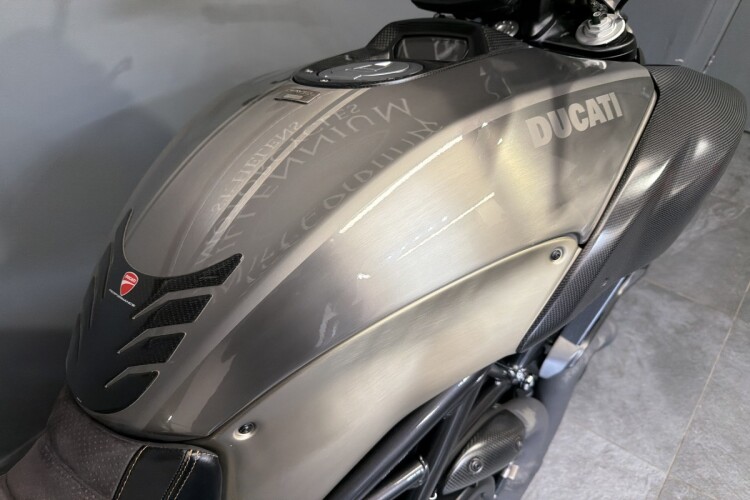 DUCATI DIAVEL