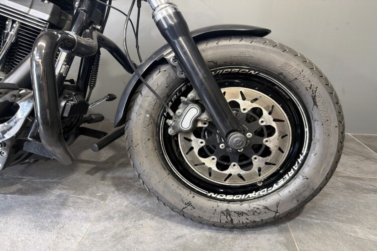 HARLEY-DAVIDSON DYNA