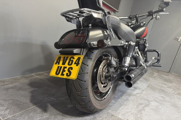 HARLEY-DAVIDSON DYNA