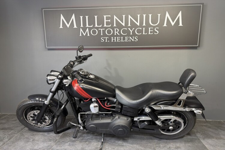 HARLEY-DAVIDSON DYNA