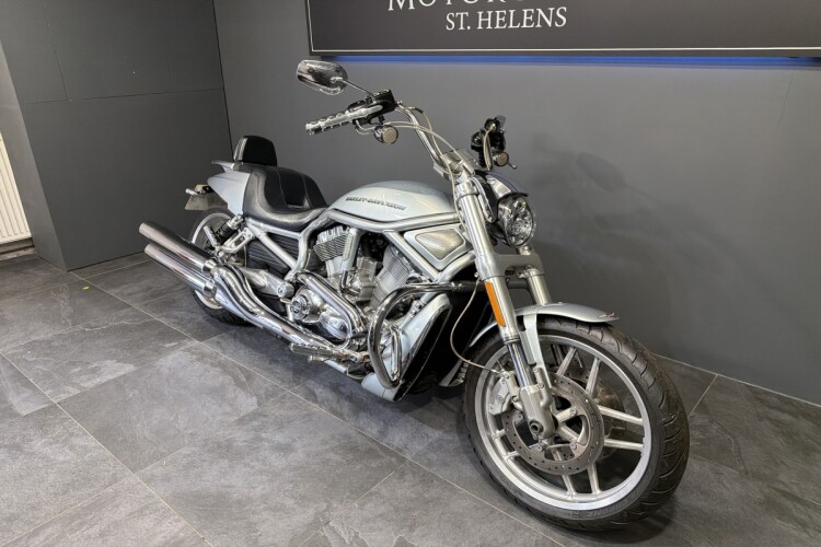 HARLEY-DAVIDSON V-ROD