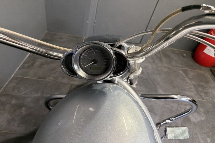 HARLEY-DAVIDSON V-ROD