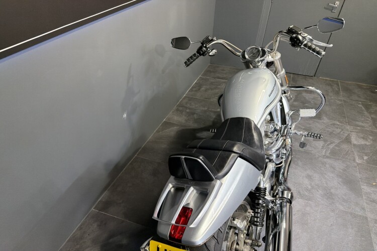 HARLEY-DAVIDSON V-ROD