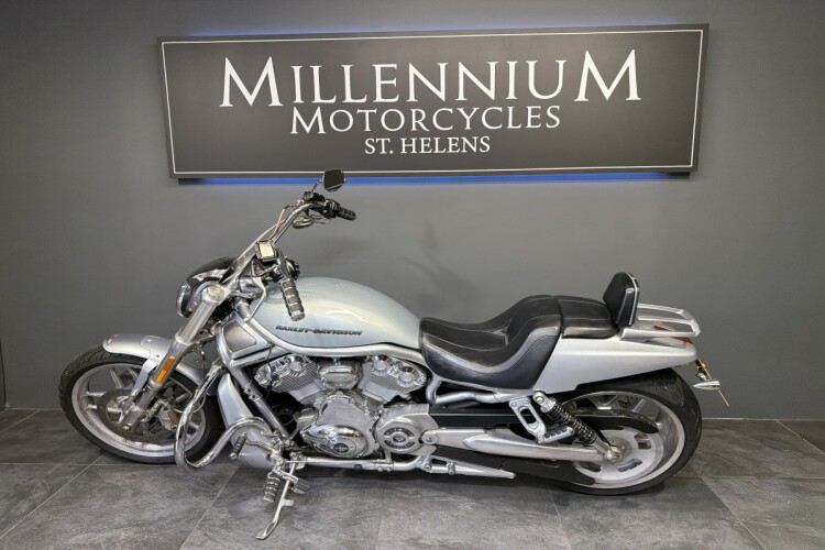 HARLEY-DAVIDSON V-ROD