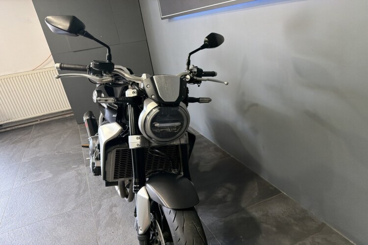HONDA CB1000R