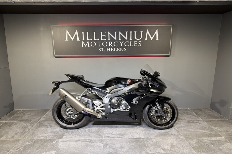 HONDA CBR1000RR FIREBLADE