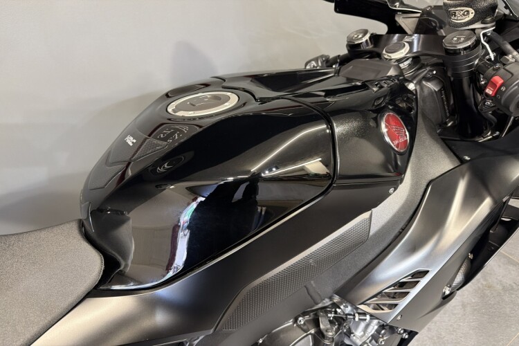 HONDA CBR1000RR FIREBLADE